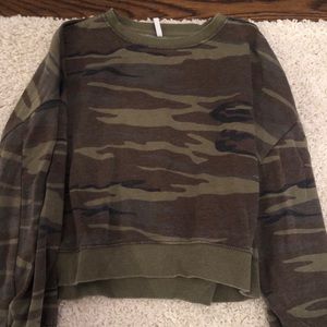 Z SUPPLY camo sweatshirt